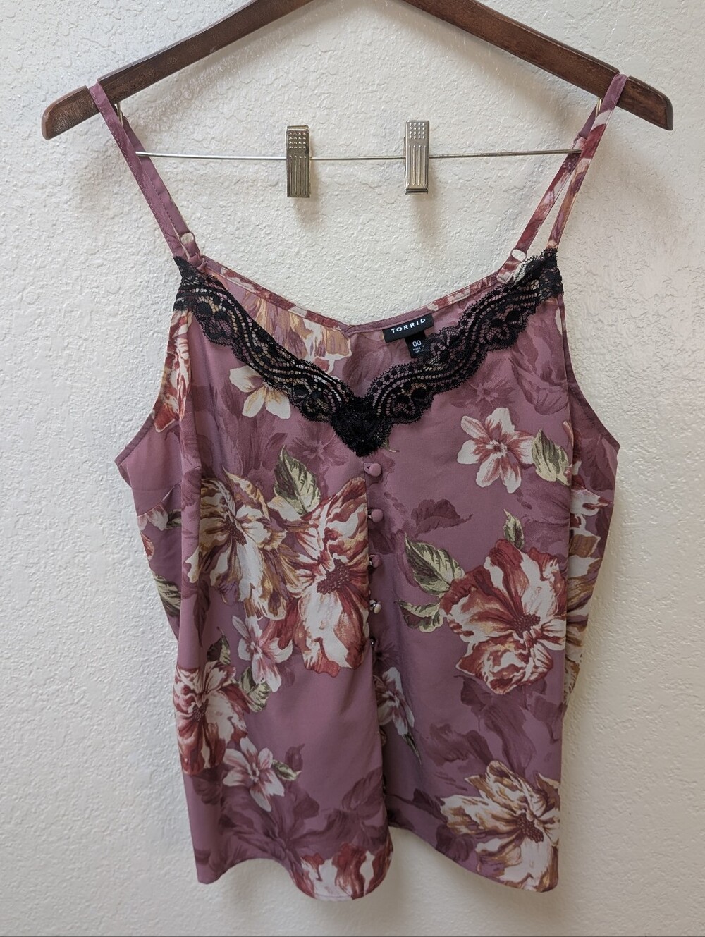 Torrid Floral Print Camo With Black Lace Trim And Button Front Detail Size 00
